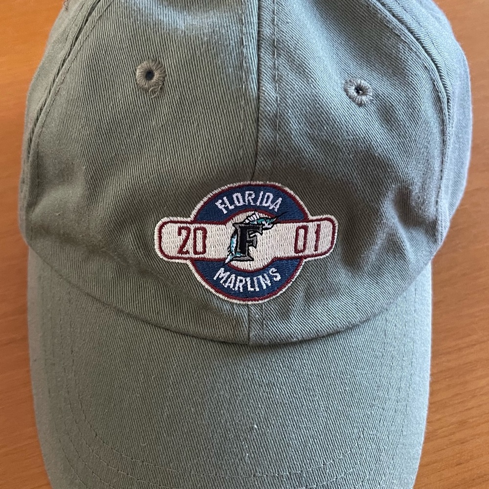 RARE VINTAGE FLORIDA MARLINS HAT 2001 (MIAMI MARLINS NOW)